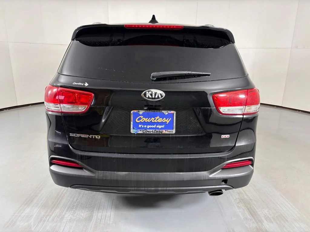 Used 2016 Black Kia LX image 7