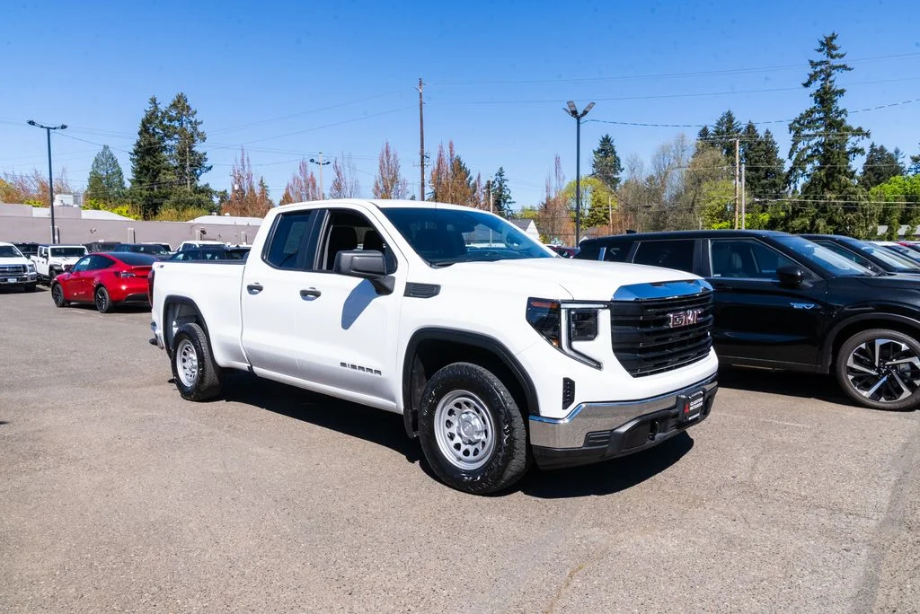 Used 2023 White GMC Pro image 28