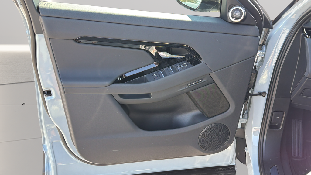New 2026 Arroios Grey Land Rover S image 20