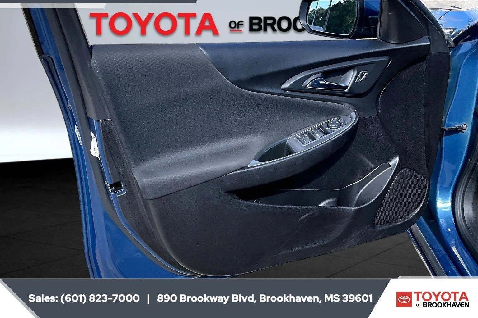 Used 2024 Lakeshore Blue Metallic Chevrolet LT image 17