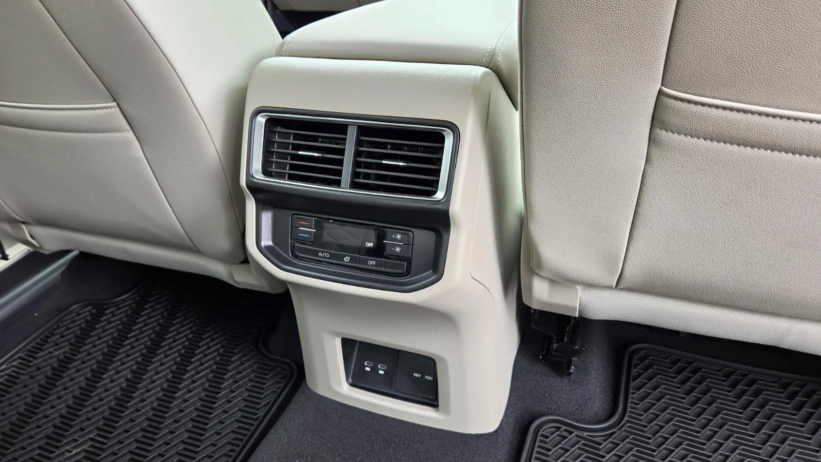 New 2026 opal white pearl Volkswagen 2.0T SE w/Technology image 58