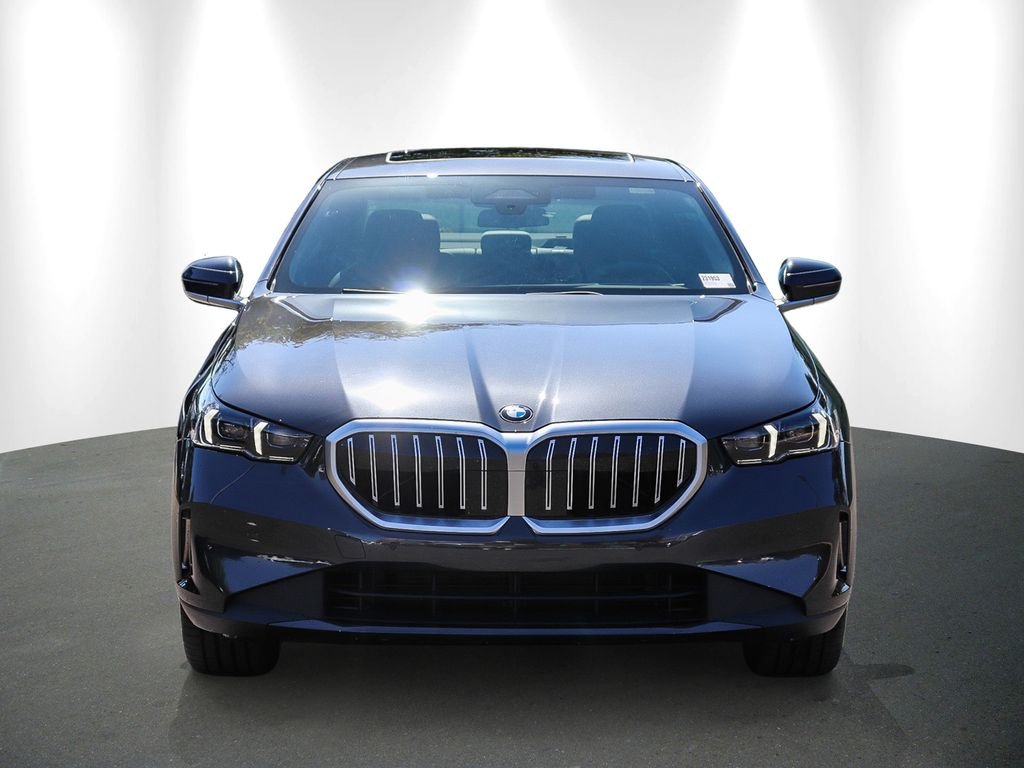 New 2027 Dark Graphite Metallic BMW 530i image 2