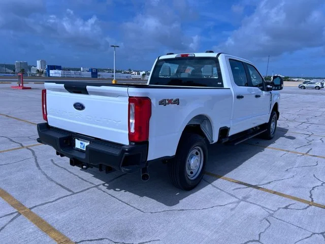 New 2026 OXFORD WHITE Ford XL Crew Cab image 5
