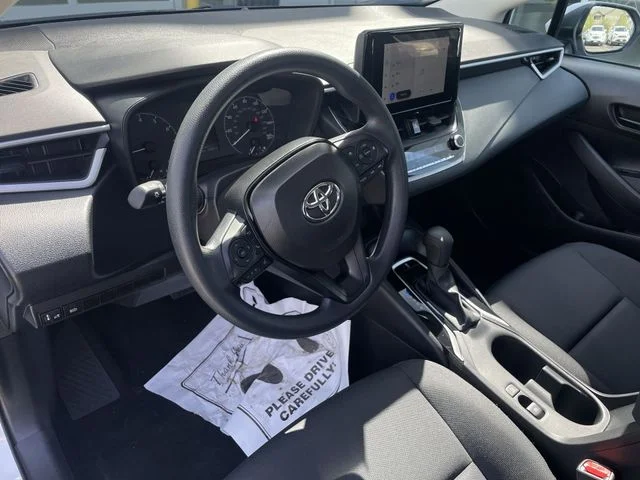 2025 Toyota Corolla LE - Photo 18