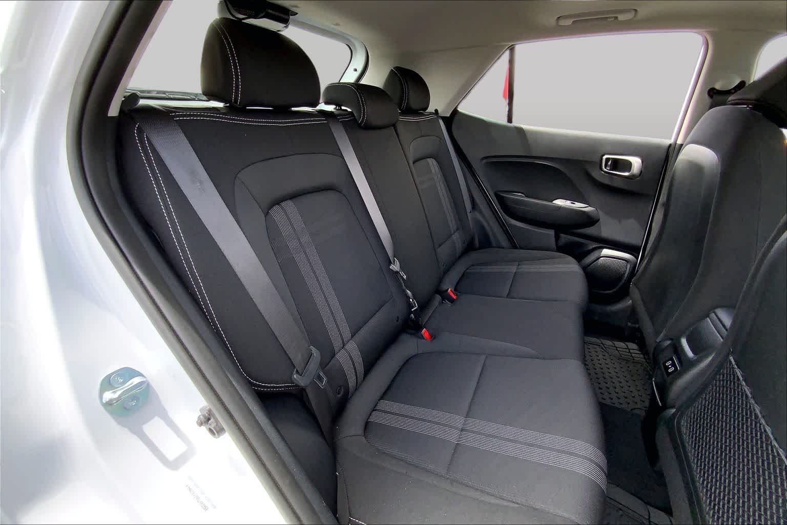 Used 2025 Lunar White Hyundai SEL image 20