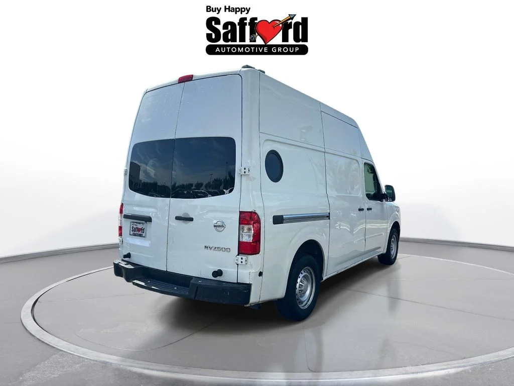 Used 2019 White Nissan S image 8