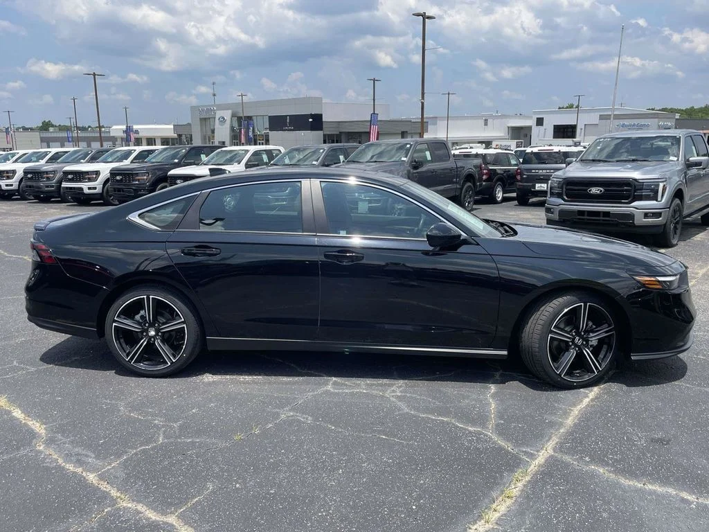 Certified Used 2025 Black Honda Sport image 2