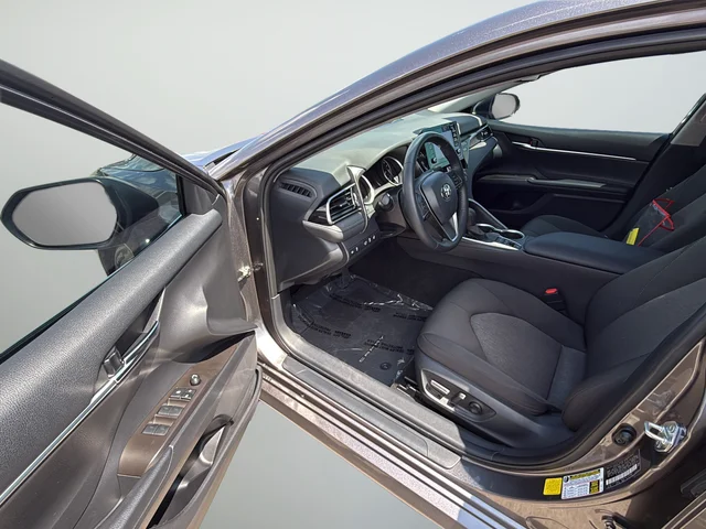 Used 2022 Gray Toyota LE image 34