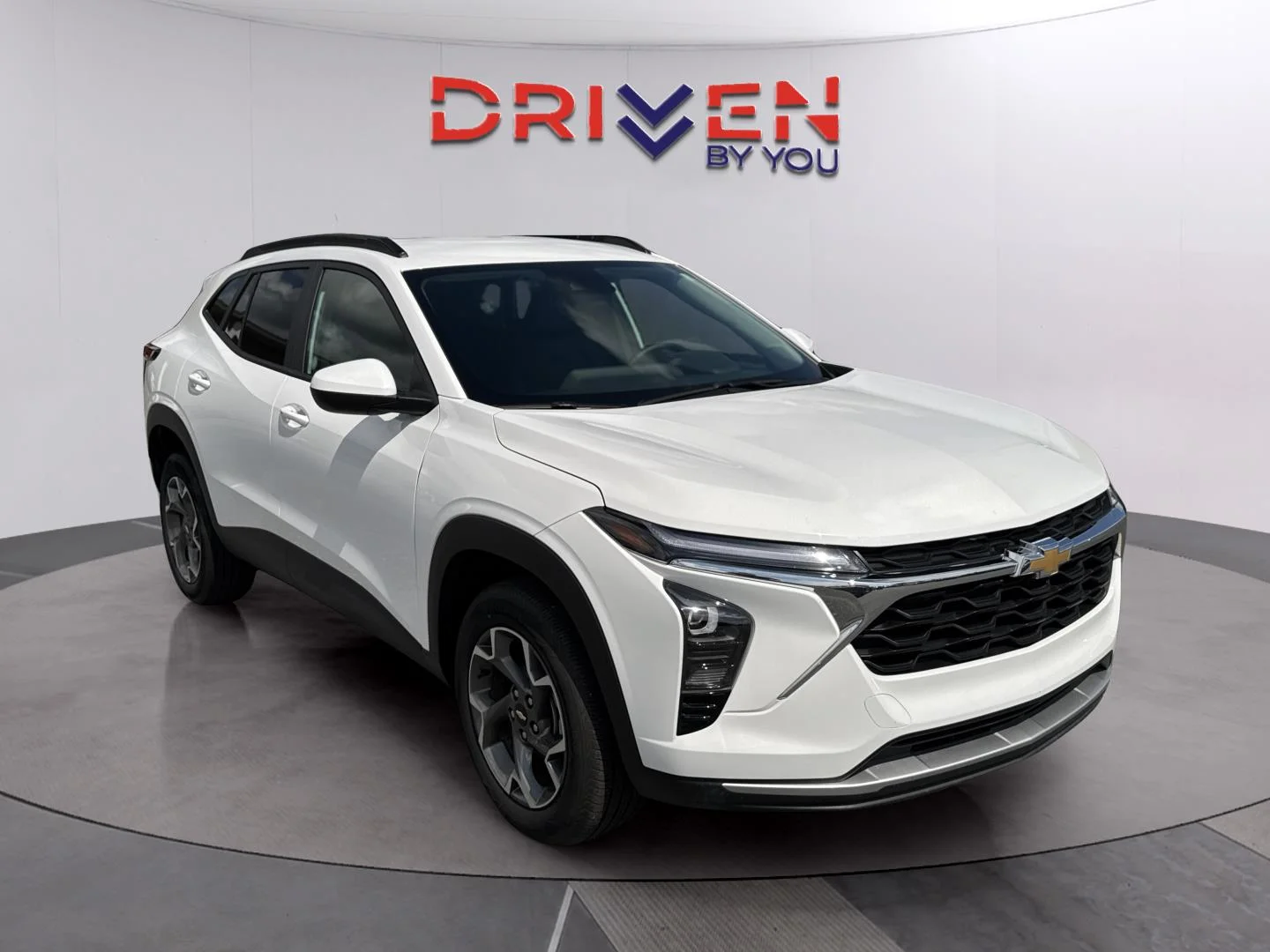 Used 2025 Summit White Chevrolet LT image 7