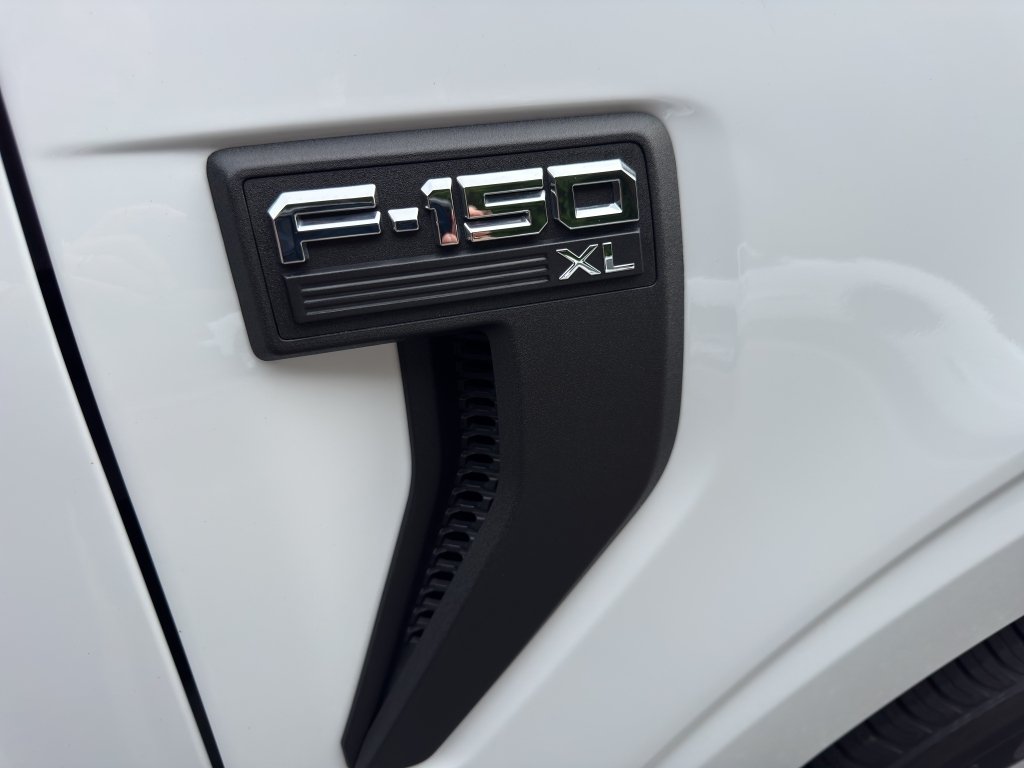 Used 2024 Oxford White Ford XL image 36