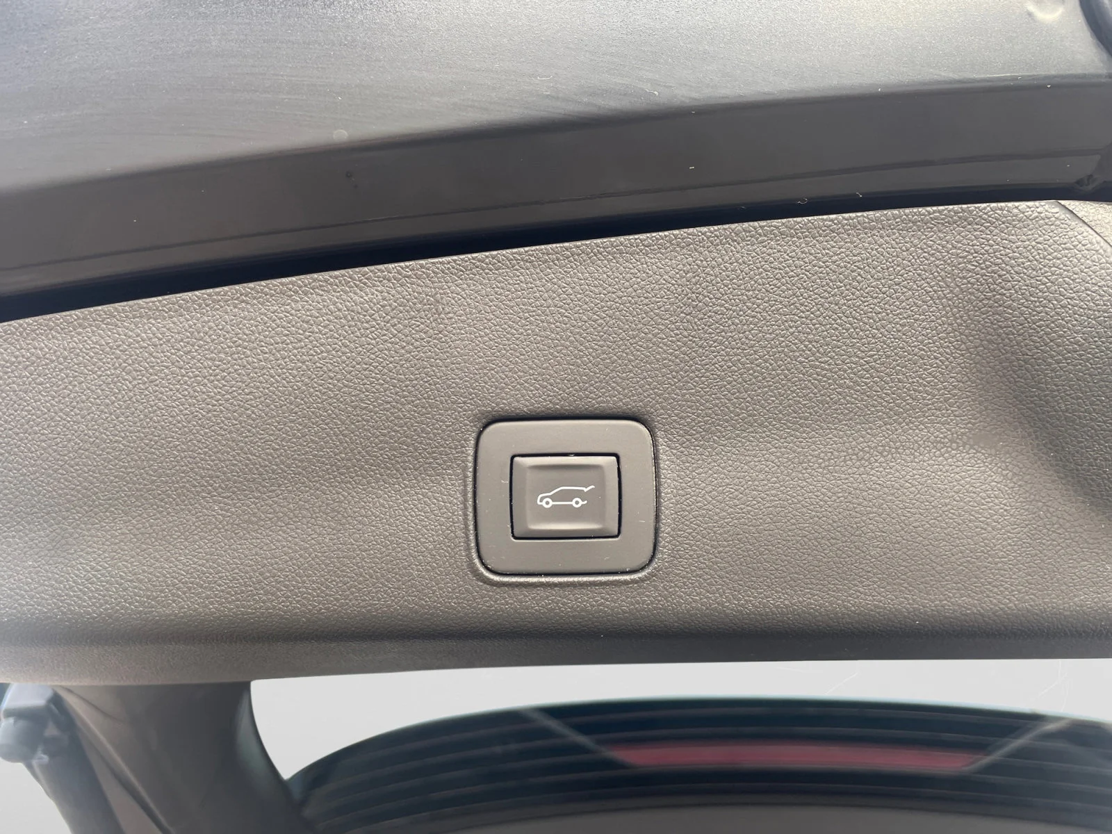 Used 2025 Black Chevrolet ACTIV AWD image 11