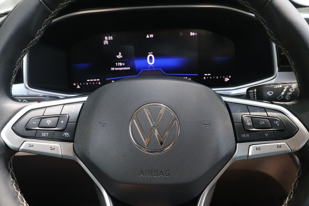 Used 2025 Gray Volkswagen 1.5T SE image 27