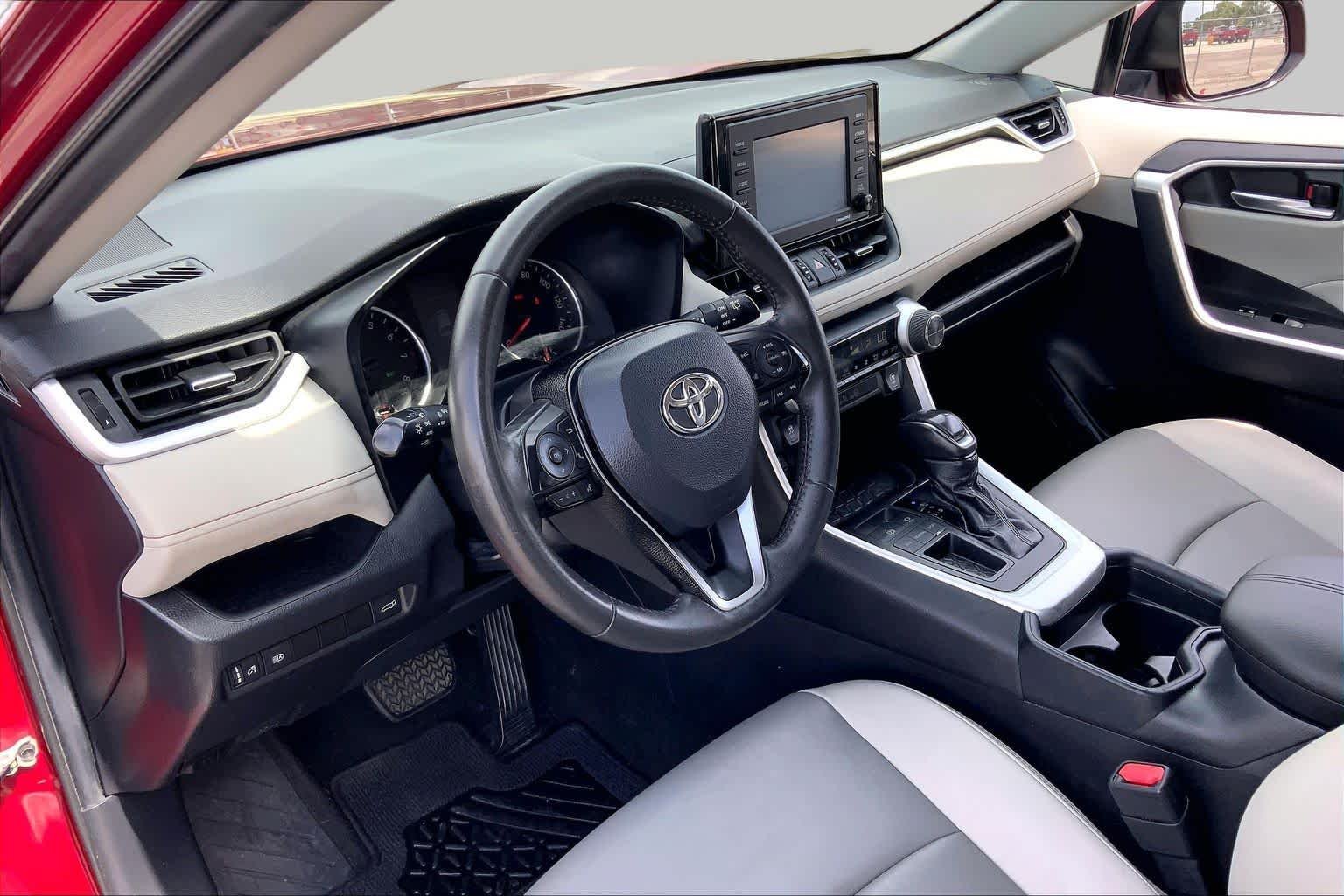 Used 2021 Ruby Flare Pearl Toyota XLE Premium image 17
