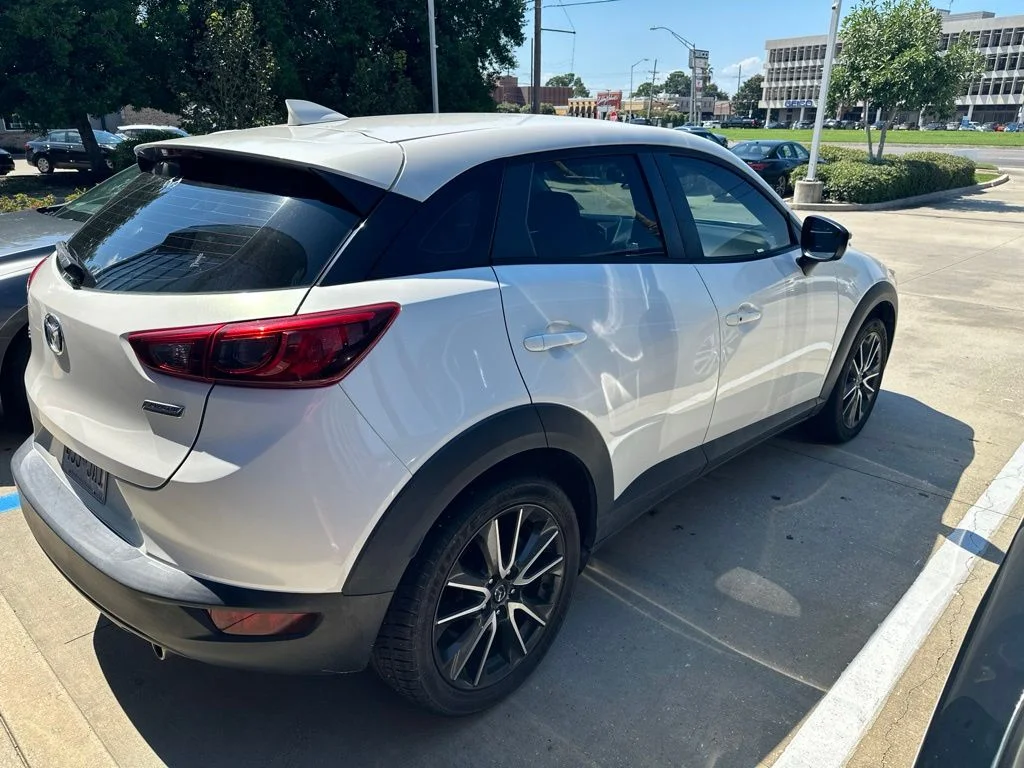 Used 2017 White Mazda Touring image 4