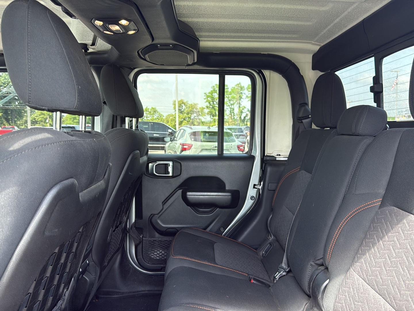 Used 2021 Silver Jeep Mojave 4x4 image 8