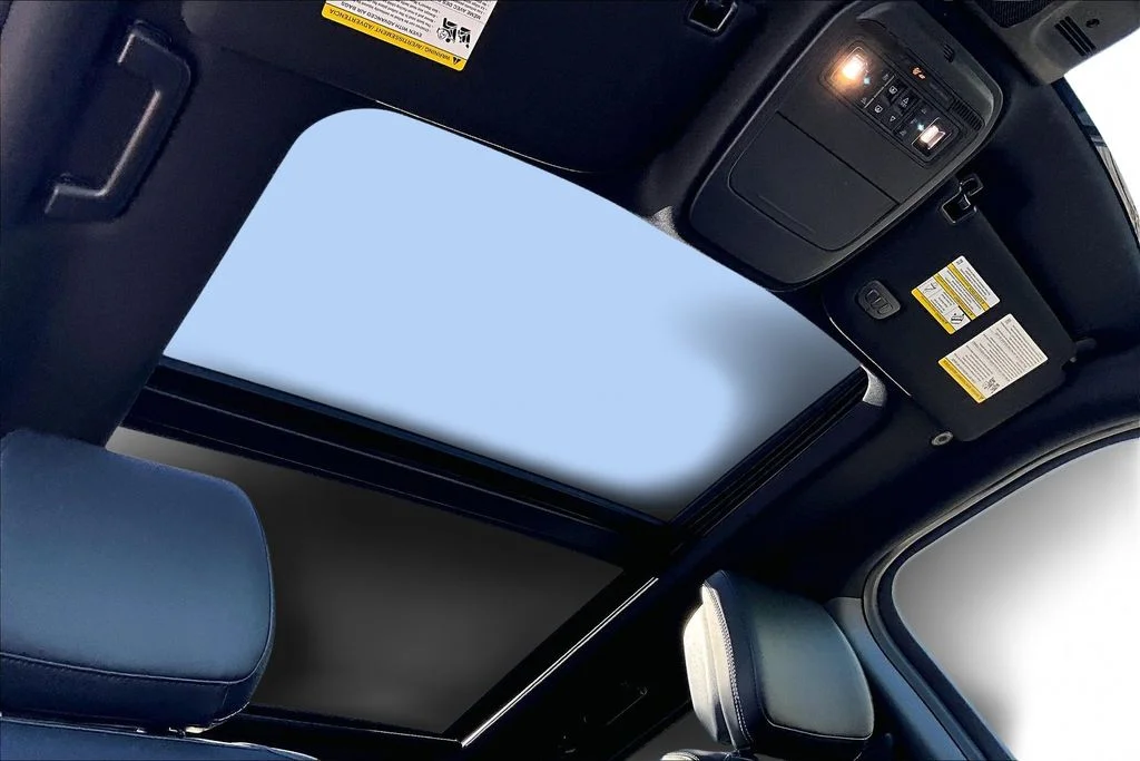 New 2026 White Ford MAX Platinum® image 31