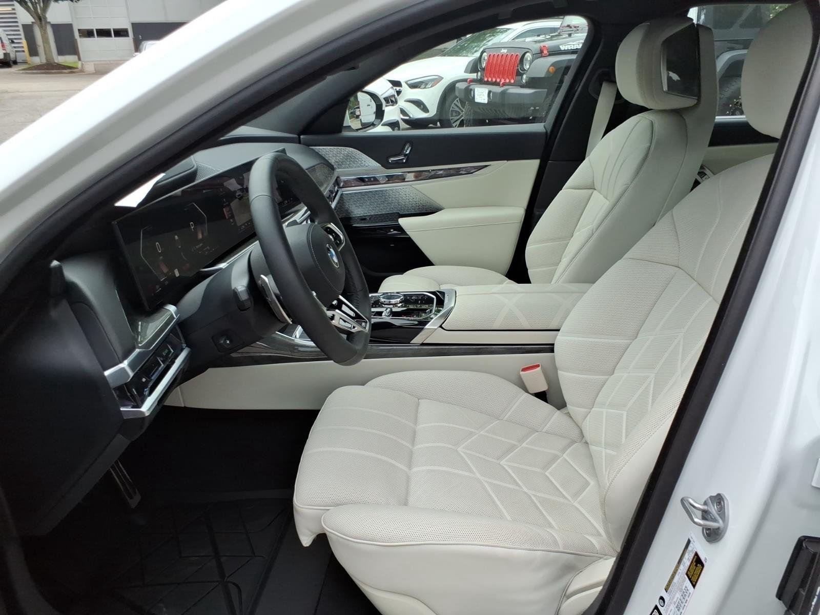Used 2025 Mineral White Metallic BMW 760i xDrive image 12
