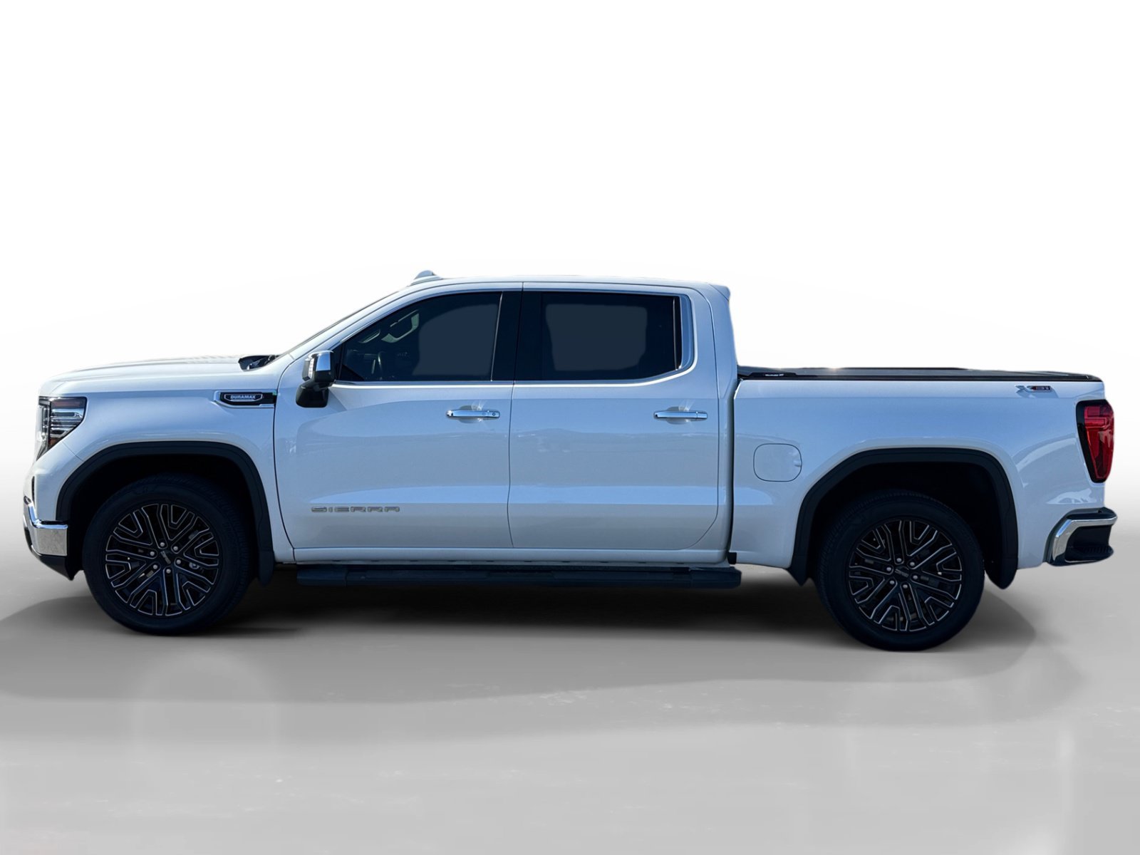 Used 2022 White Frost GMC SLT image 2