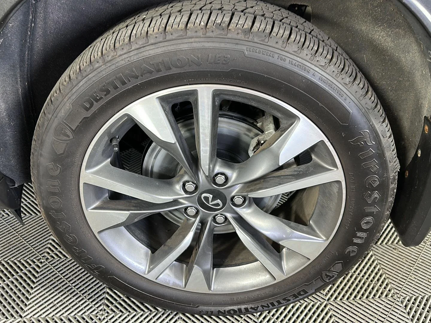 Used 2023 Warm Titanium INFINITI LUXE image 9