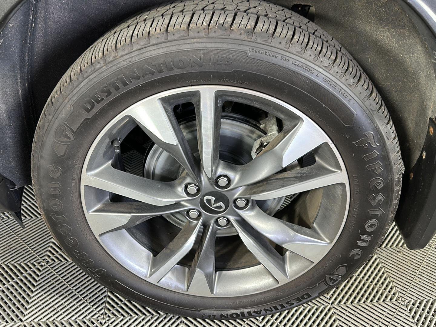 Used 2023 Warm Titanium INFINITI LUXE image 9
