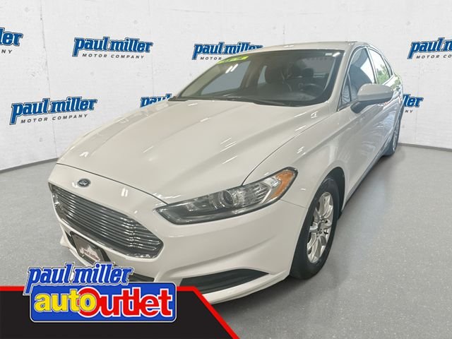 Used 2015 White Ford S image 1