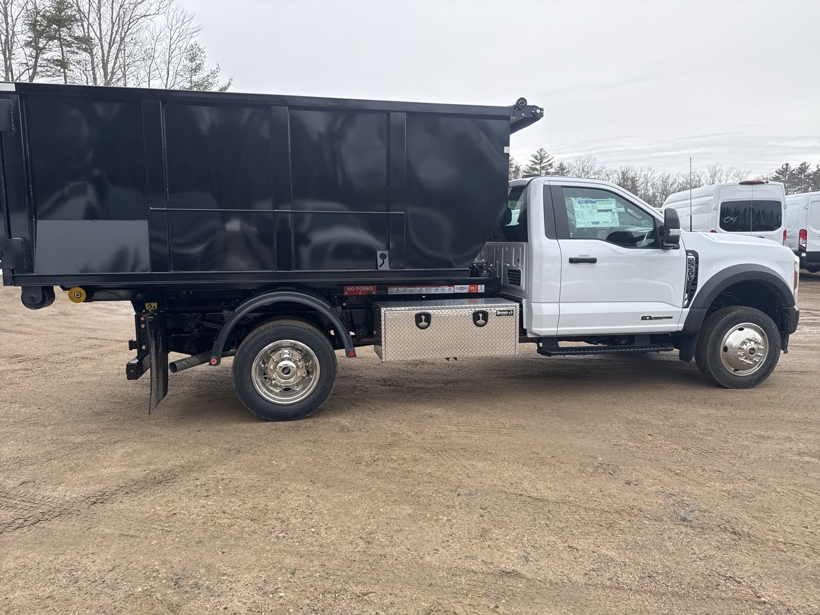 2026 Ford F-550 Super Duty Chassis Cab XL - Photo 8