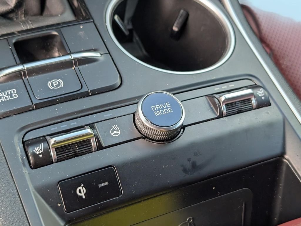 Used 2022 White Kia GT-Line image 27