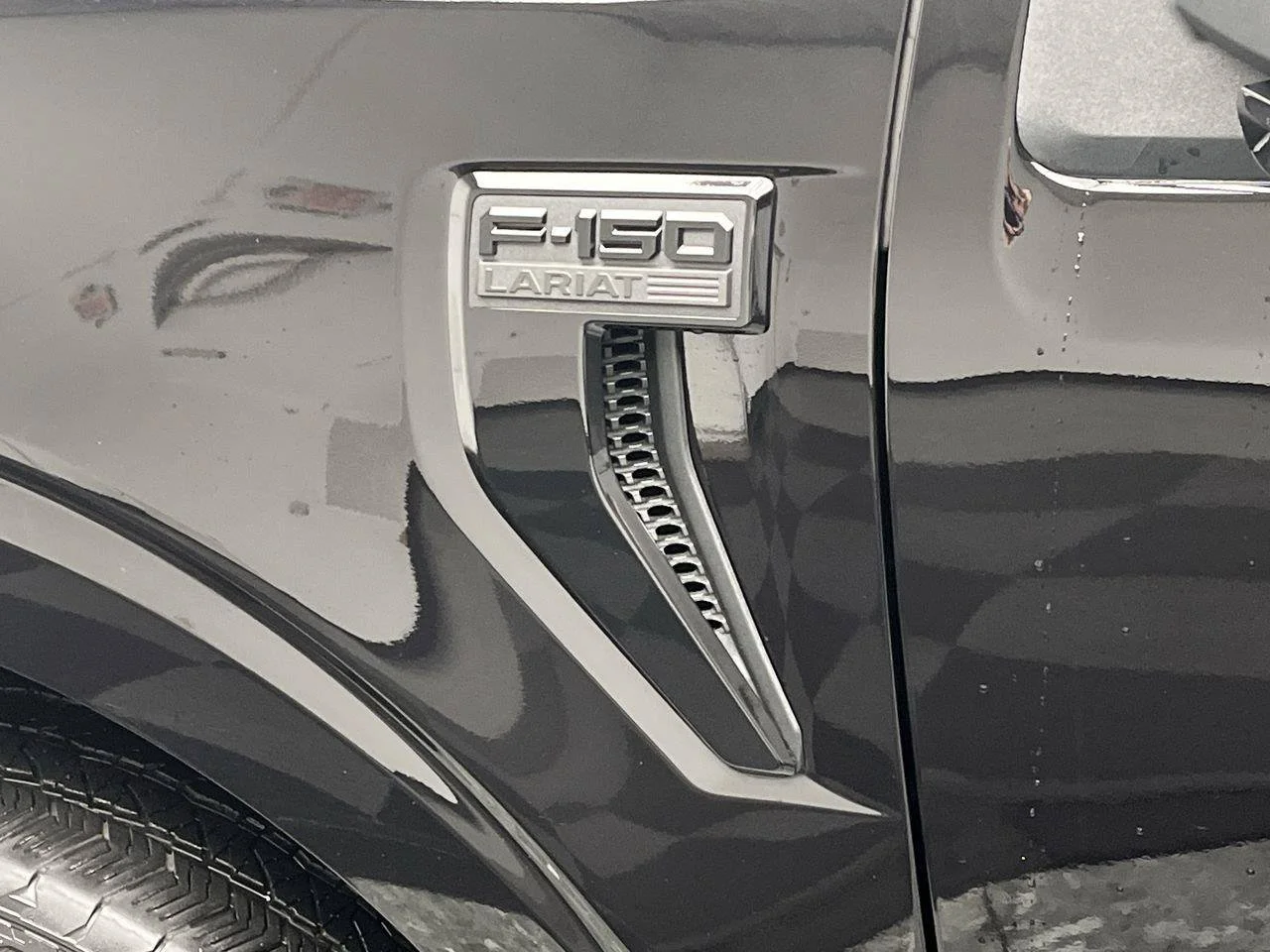 Used 2025 Black Ford LARIAT image 7