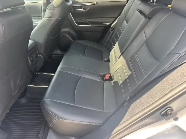 Used 2021 Silver Toyota XLE Premium image 20
