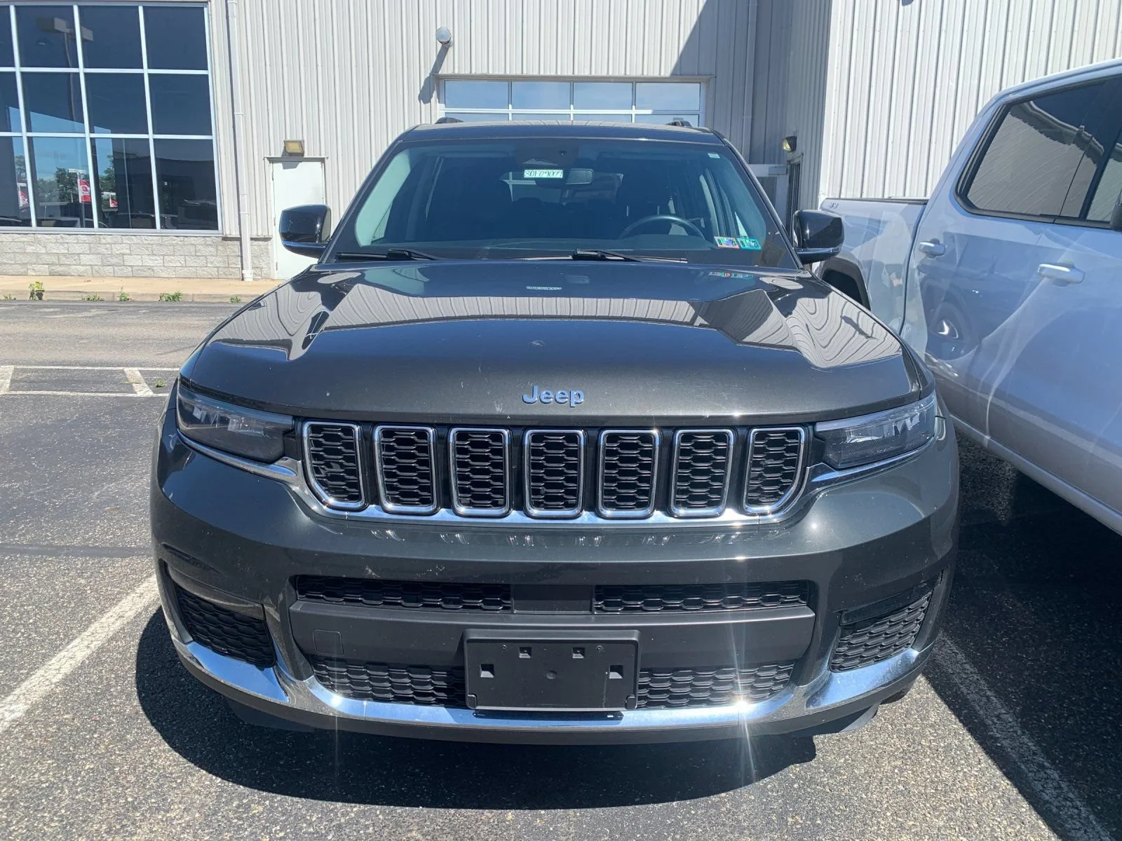 Used 2022 Brown Jeep Limited 4x4 image 6
