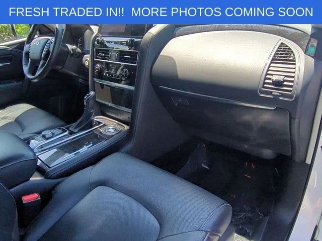 Used 2023 White INFINITI LUXE image 38