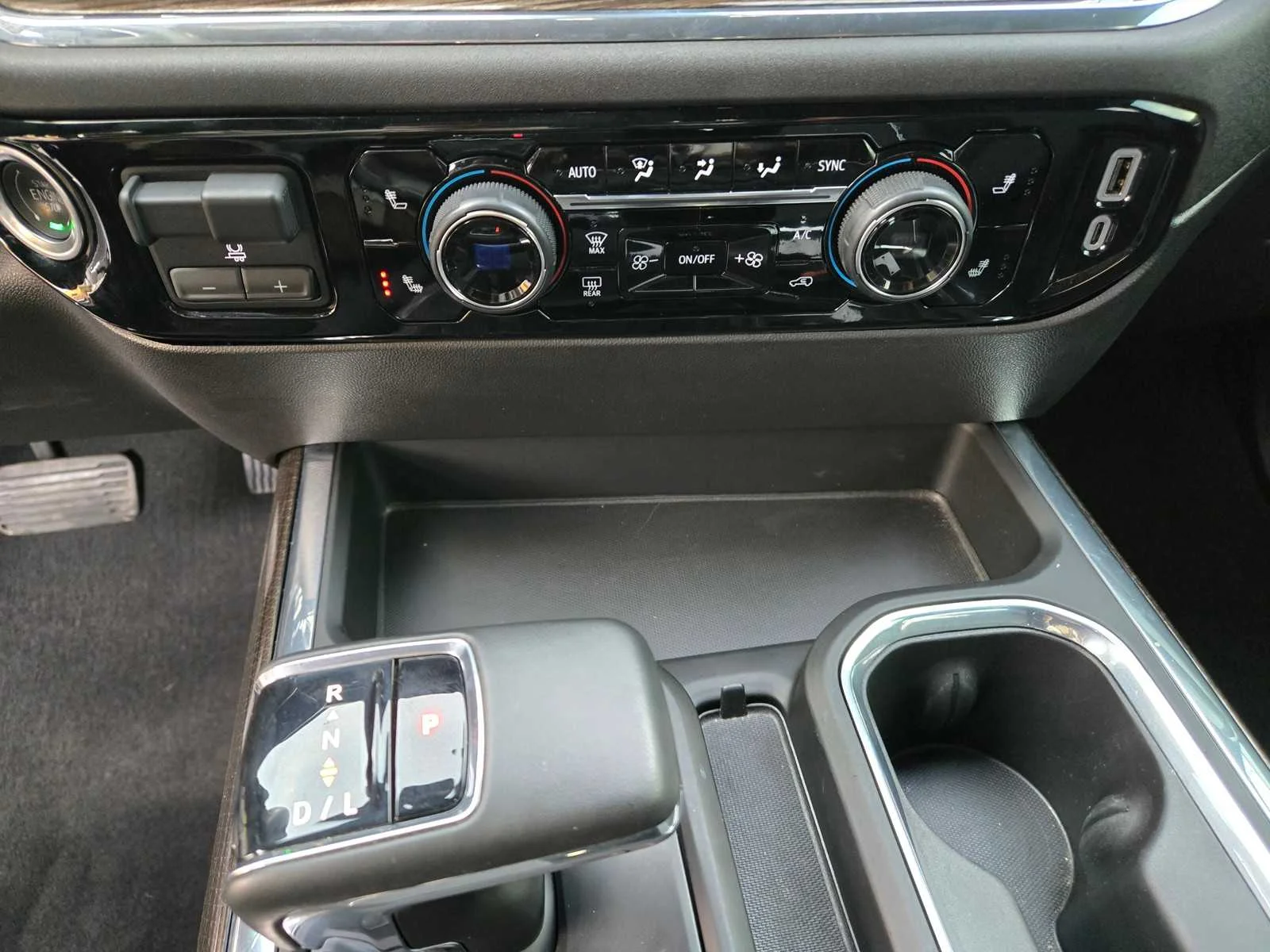 2024 Chevrolet Silverado 1500 RST - Photo 17