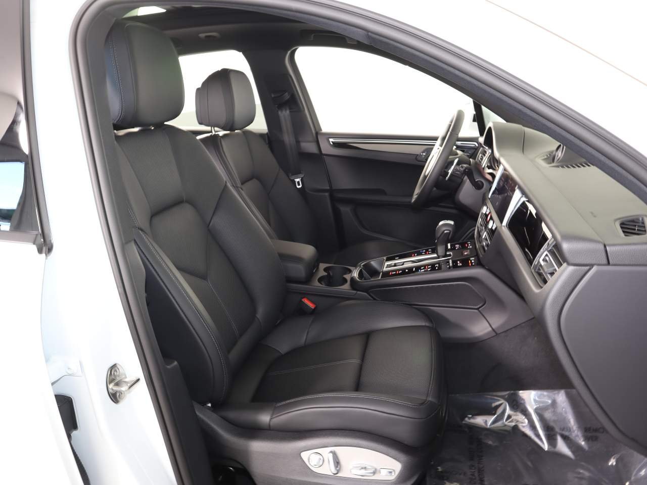 2026 Porsche Macan - Photo 19