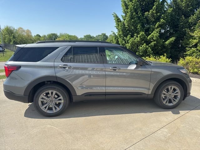 New 2026 Carbonized Gray Metallic Ford Active image 4