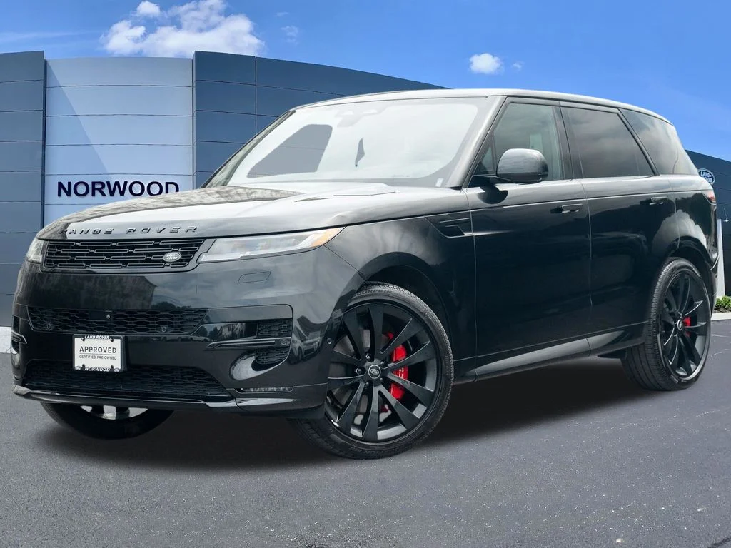 Certified Used 2025 Black Land Rover Dynamic SE image 1