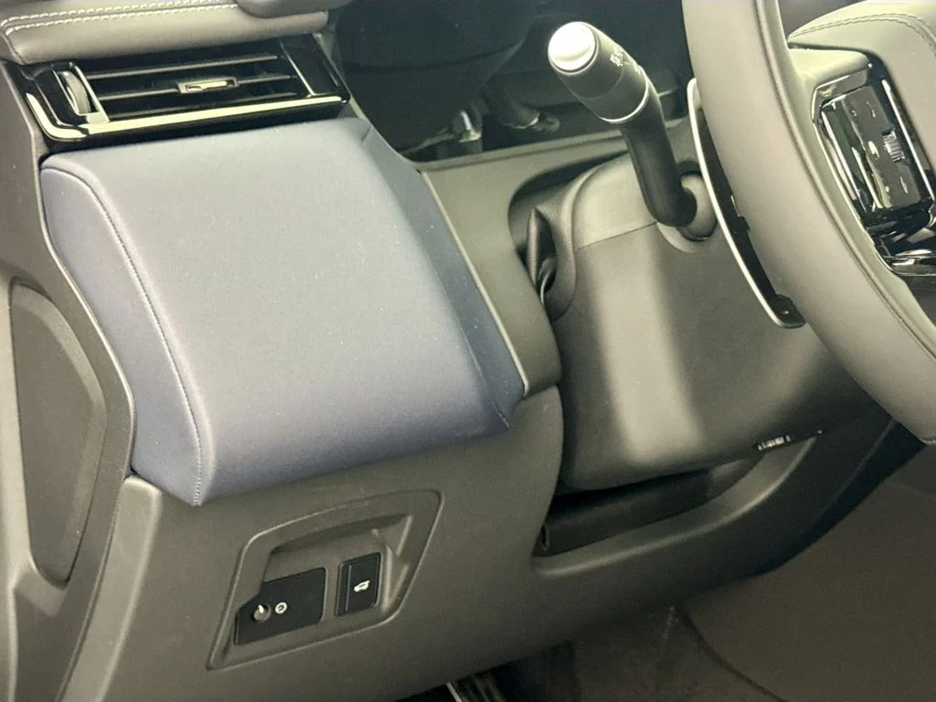 New 2026 Varesine Blue Land Rover Belgravia Edition image 10