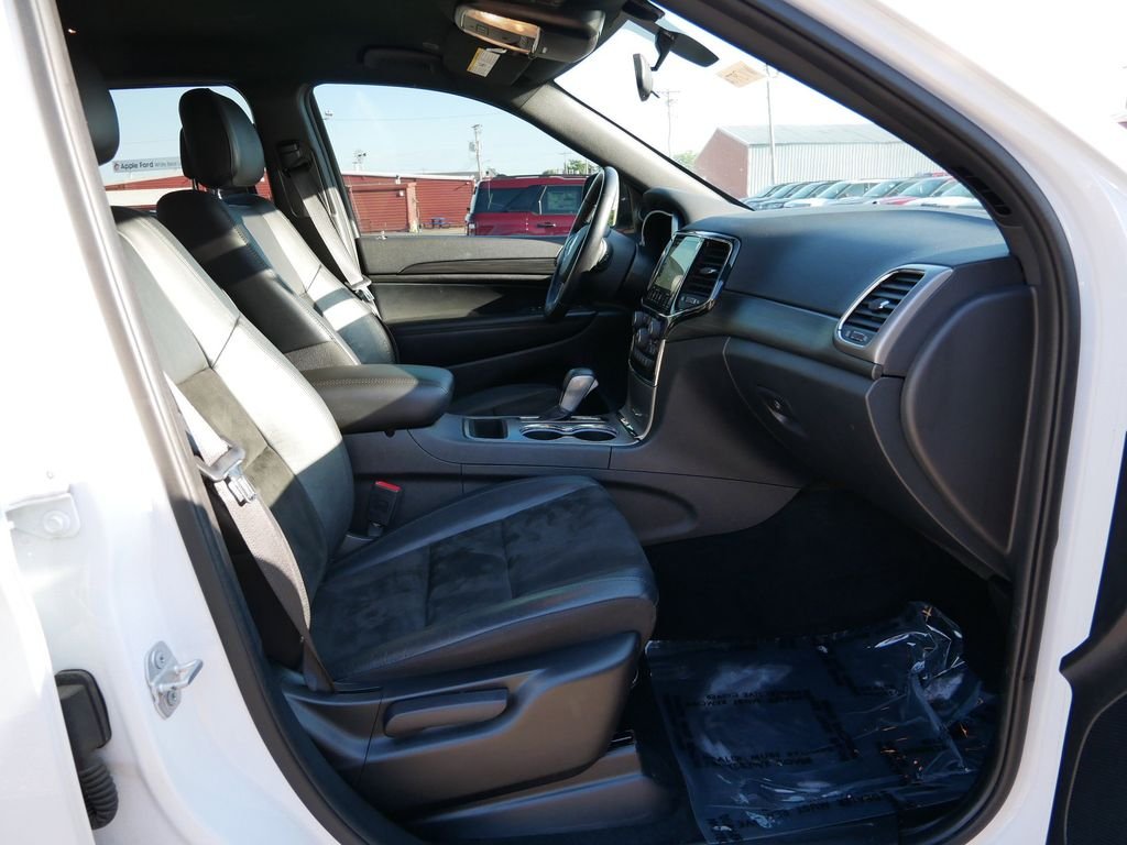 Certified Used 2021 White Jeep Laredo X image 8