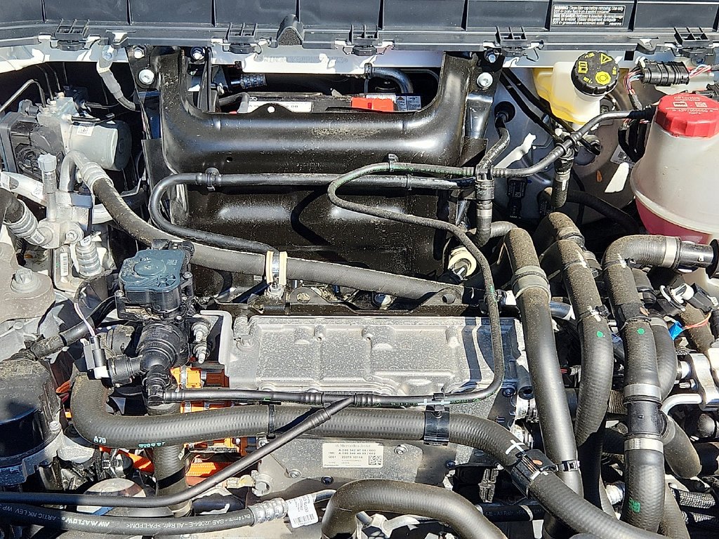 Used 2023  Mercedes-Benz 300 image 29