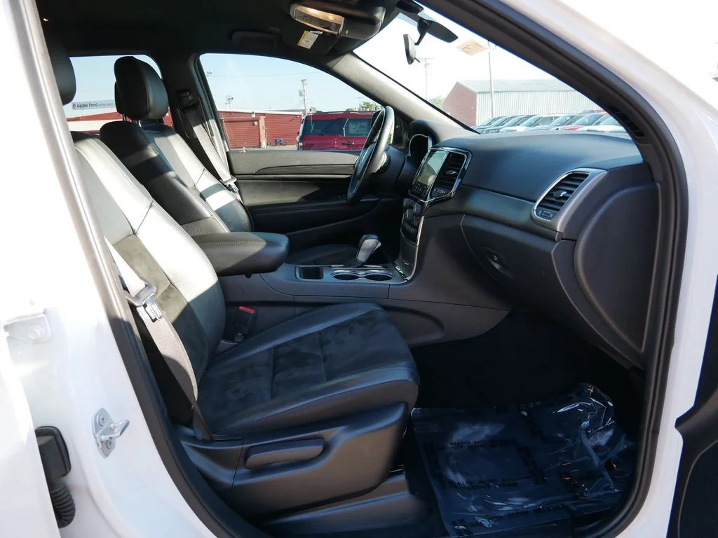 Certified Used 2021 White Jeep Laredo X image 8