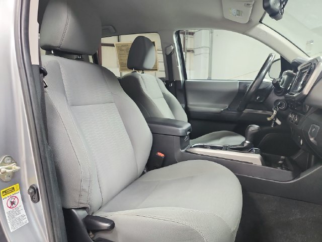 Used 2017 Silver Toyota SR5 image 33