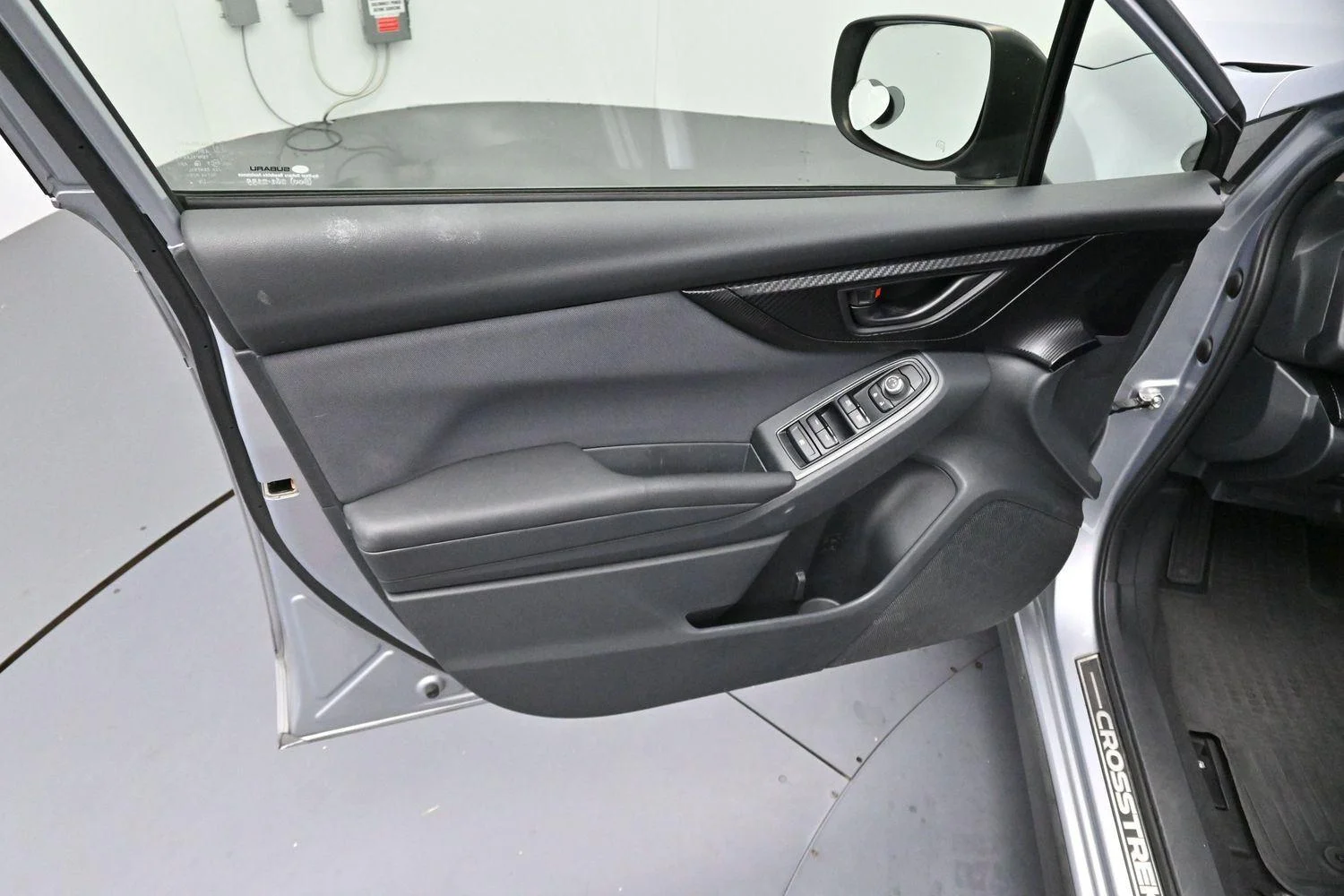 Used 2020 Ice Silver Metallic Subaru Premium image 9