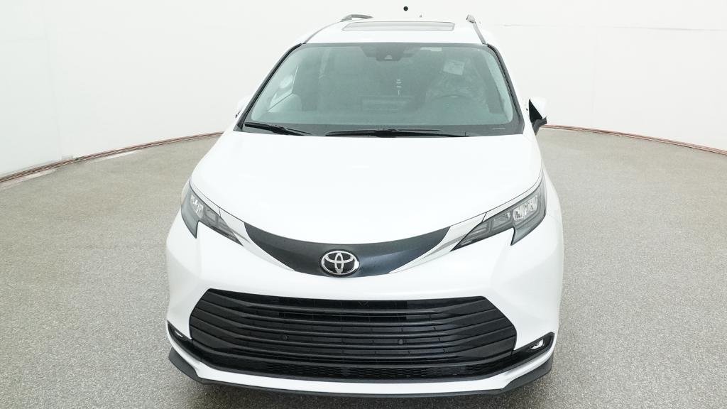 New 2026 Wind Chill Pearl Toyota XLE image 16