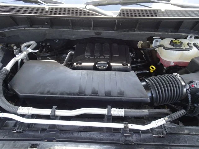 Used 2025 Summit White Chevrolet Custom image 13