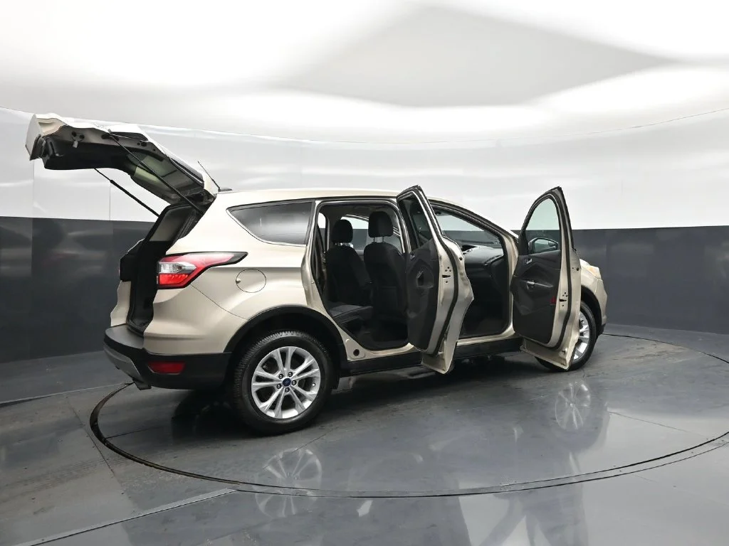 Used 2017 Gold Ford SE image 5