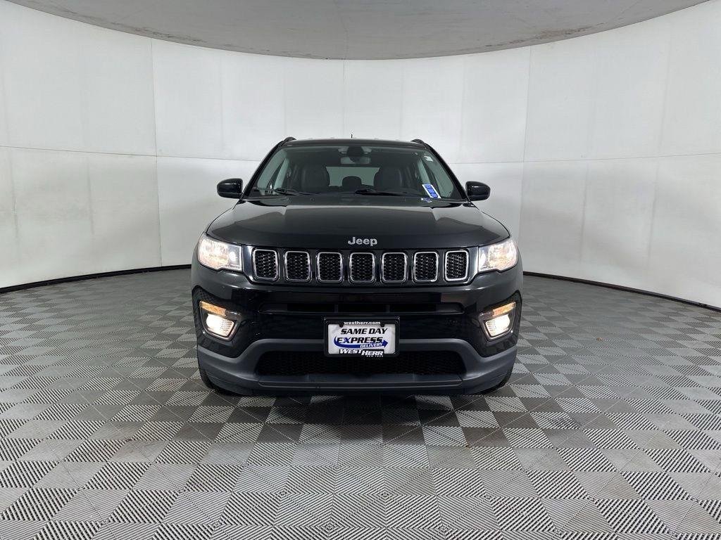 Used 2019  Jeep  image 8
