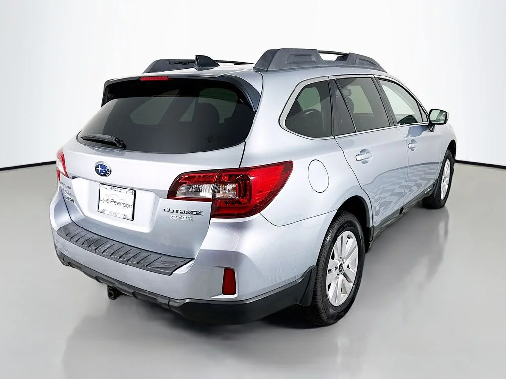 Used 2016 Ice Silver Metallic Subaru 2.5i Premium image 9