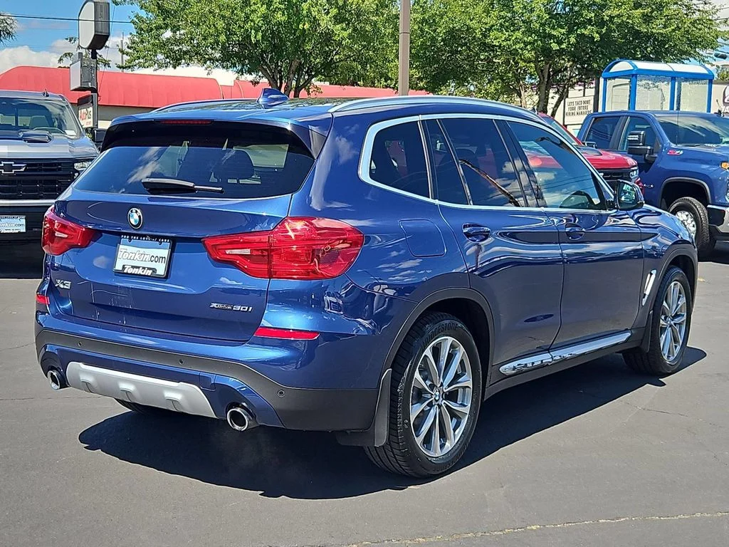 Used 2019 Phytonic Blue Metallic BMW xDrive30i image 6