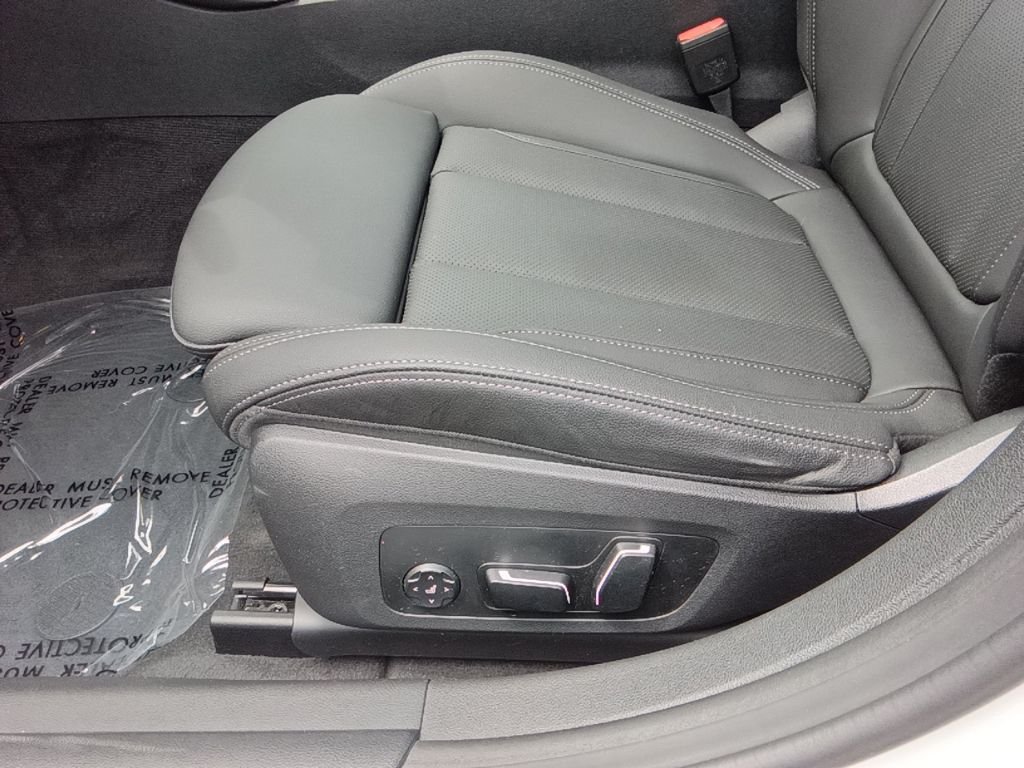 Certified Used 2025 Mineral White Metallic BMW xDrive40 image 11