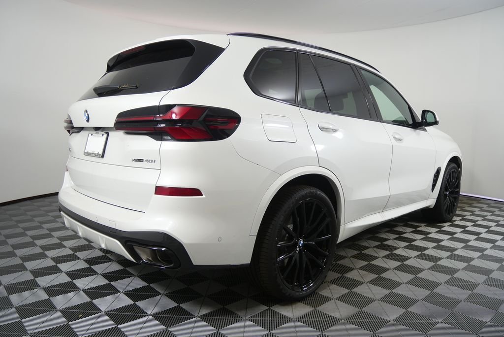 Used 2026 Mineral White Metallic BMW xDrive40i image 6