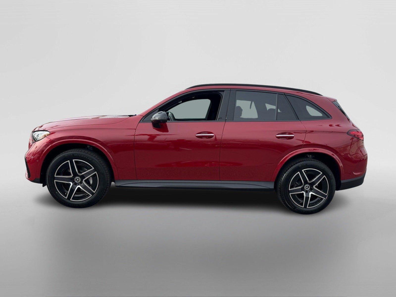 New 2026 MANUFAKTUR Patagonia Red Metallic Mercedes-Benz GLC 300 SUV image 2